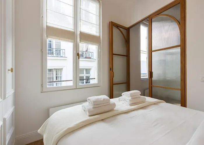 2#new 4 People - Saint-germain Notre-dame Lägenhet *